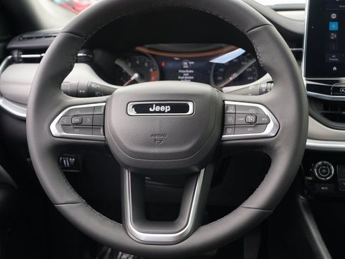 Used 2025 Jeep Compass Limited AWD/4WD image 24
