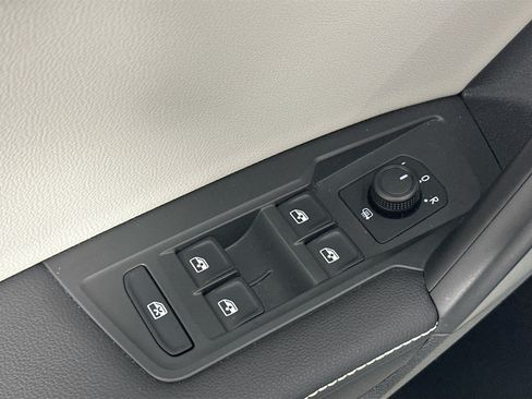 Used 2023 Volkswagen Tiguan S FWD image 17