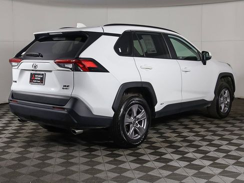 Used 2025 Toyota RAV4 XLE image 8