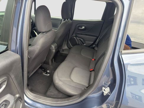 Used 2023 Jeep Renegade Latitude AWD/4WD image 21