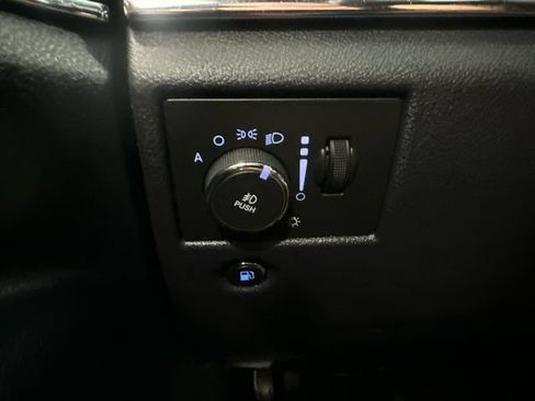 Used 2014 Jeep Grand Cherokee Overland AWD/4WD image 22