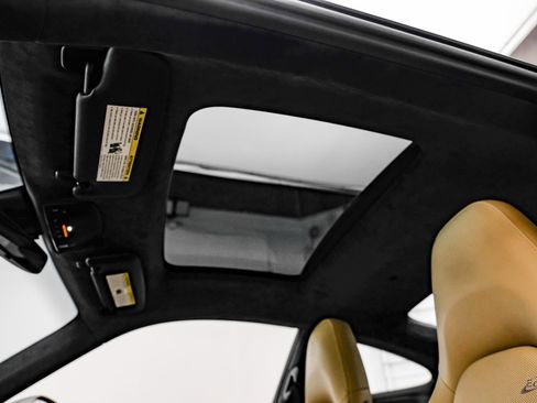 Used 2017 Porsche 911 Turbo image 35