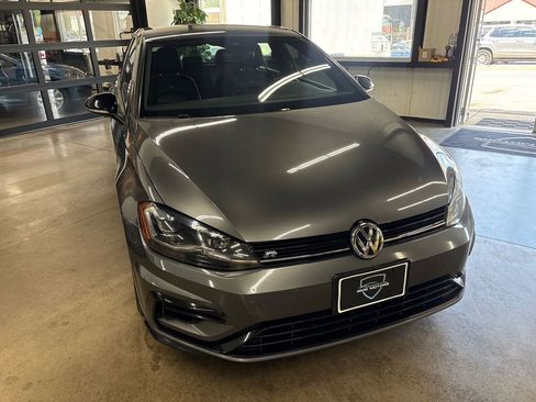 Used 2018 Volkswagen Golf R 4-Door AWD/4WD image 17