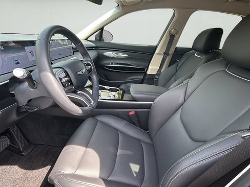 Certified 2026 Genesis GV70 2.5T AWD/4WD image 18
