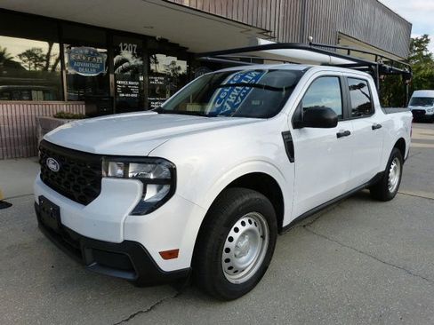 Used 2025 Ford Maverick XLT w/ Equipment Group 302A image 2
