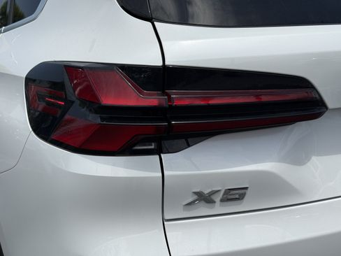 Used 2024 BMW X5 sDrive40i RWD image 11