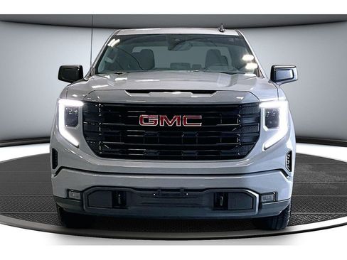Used 2024 GMC Sierra 1500 Elevation w/ X31 Off-Road Package AWD/4WD image 4