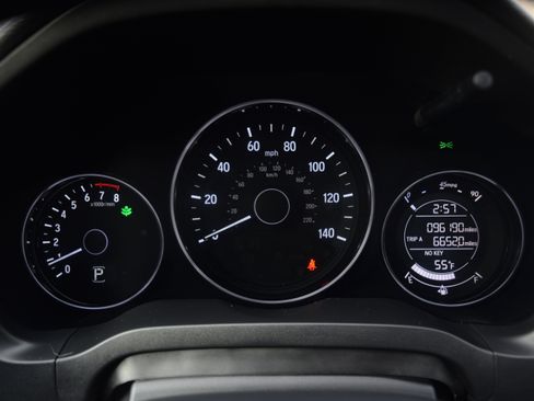 Used 2018 Honda HR-V EX image 3