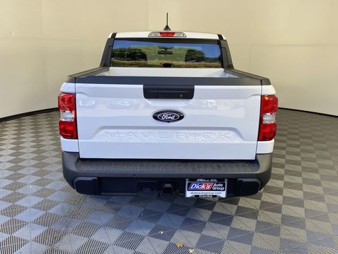 New 2025 Ford Maverick XL image 4