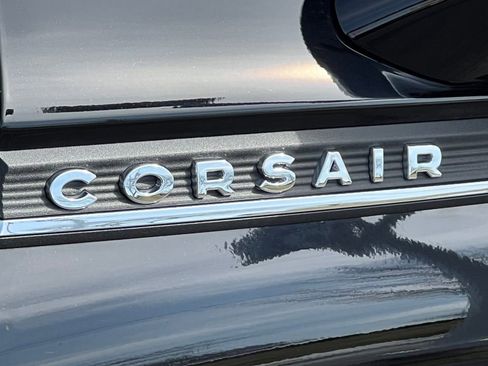 Used 2023 Lincoln Corsair Reserve w/ Equipment Group 201A AWD/4WD image 2