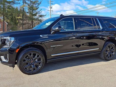 Certified 2023 GMC Yukon XL Denali image 5