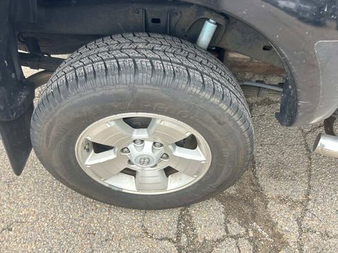 Used 2014 Toyota Tacoma PreRunner w/ TRD Sport Package image 15