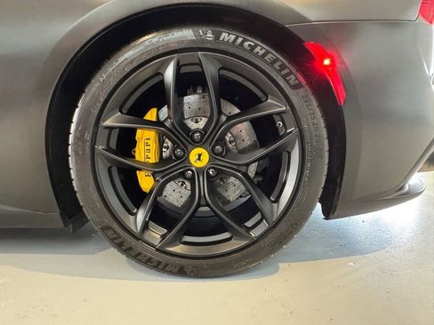 Used 2018 Ferrari GTC4Lusso T image 15