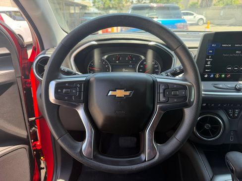 Used 2025 Chevrolet Blazer LT FWD image 24