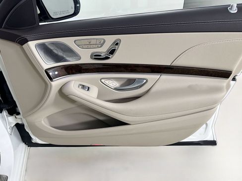 Used 2016 Mercedes-Benz S 550 4MATIC Sedan image 40