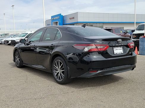 Used 2021 Toyota Camry XLE FWD image 7