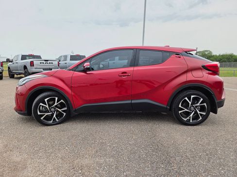 Used 2022 Toyota C-HR XLE FWD image 4