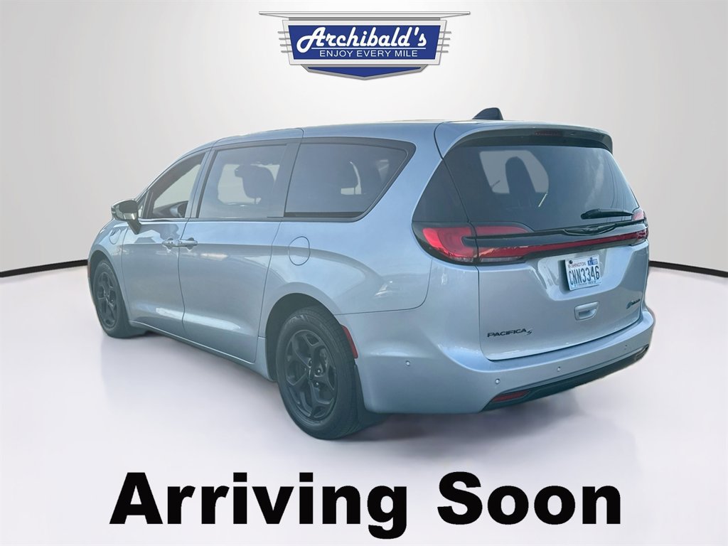 Used 2023 Chrysler Pacifica Limited w/ S Appearance Package FWD image 5
