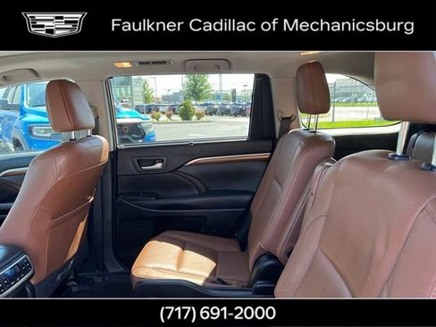 Used 2019 Toyota Highlander Limited Platinum AWD/4WD image 17