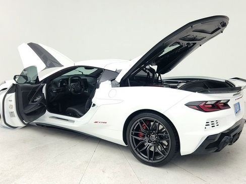 Used 2024 Chevrolet Corvette Z06 image 12