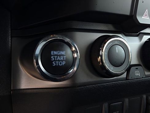 Used 2023 Toyota Tacoma TRD Sport image 28