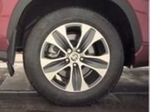 Used 2025 Toyota Highlander XLE image 11