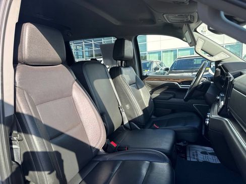 Used 2025 GMC Sierra 1500 SLT AWD/4WD image 15