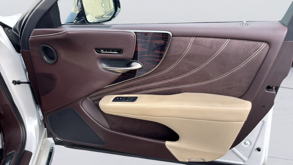 Used 2019 Lexus LS 500 AWD w/ Luxury Package image 15