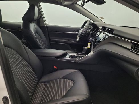 Used 2020 Toyota Camry SE FWD image 21