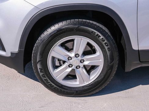 Used 2022 Chevrolet Trax LT w/ Driver Confidence Package AWD/4WD image 9