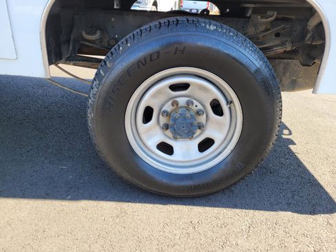 Used 2021 Ford F350 XL w/ Power Equipment Group image 9