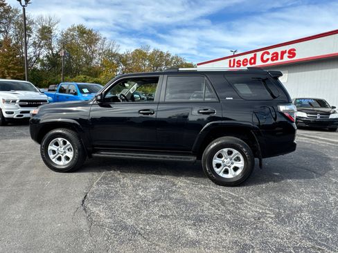 Used 2024 Toyota 4Runner SR5 image 3