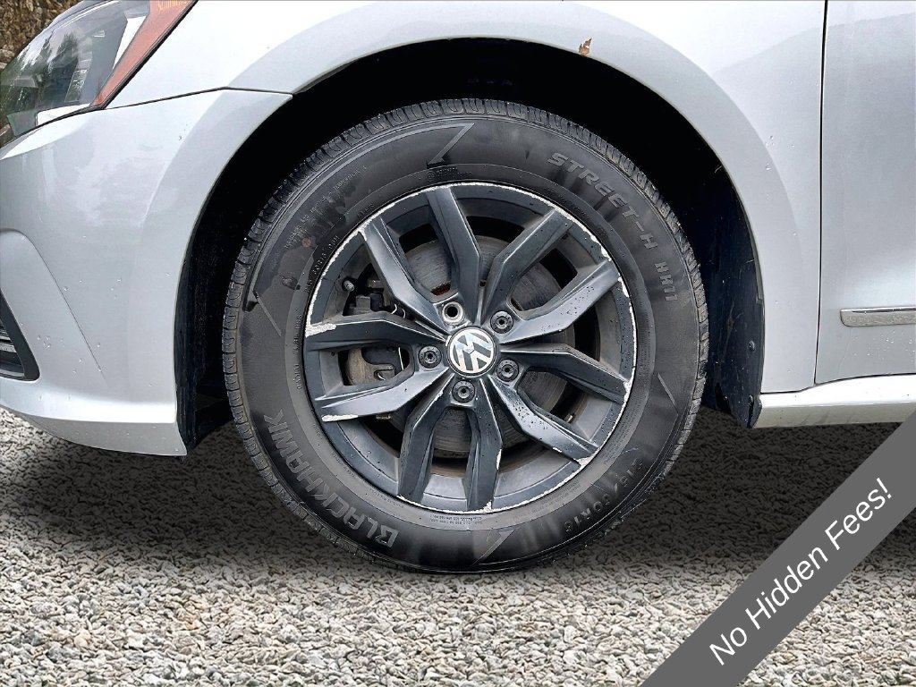 Used 2017 Volkswagen Passat 1.8T S FWD image 6