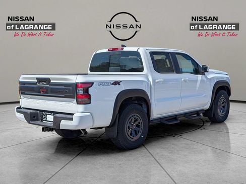 Used 2025 Nissan Frontier PRO-4X w/ Pro Convenience Package AWD/4WD image 8