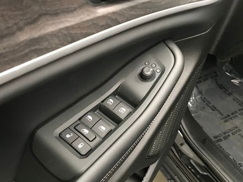 New 2025 Jeep Grand Cherokee L Limited image 11