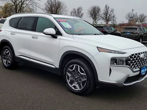 Used 2023 Hyundai Santa Fe SEL Convenience image 2