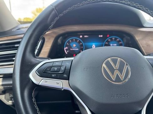 Used 2025 Volkswagen Atlas SE FWD image 9