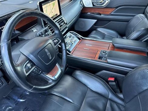 Used 2020 Lincoln Navigator L Reserve w/ Equipment Group 208A Reserve image 10