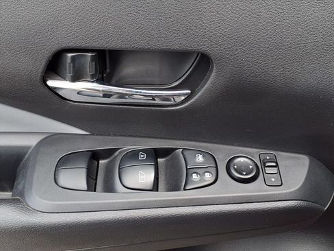 Used 2023 Nissan Kicks SR w/ SR Premium Package FWD image 10