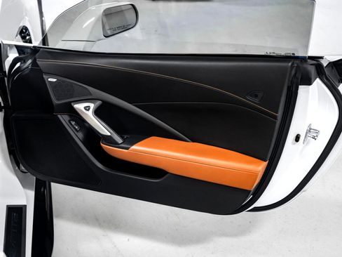 Used 2015 Chevrolet Corvette Z06 w/ 3LZ Preferred Equipment Group image 40