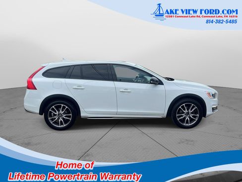 Used 2016 Volvo V60 T5 Cross Country AWD/4WD image 13