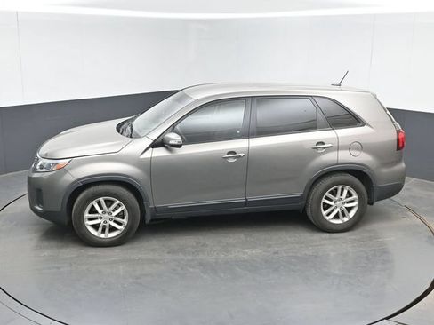 Used 2015 Kia Sorento LX FWD image 19