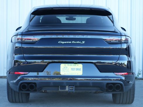 Used 2021 Porsche Cayenne Turbo S image 11