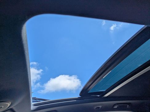 Used 2024 Porsche Cayenne image 15