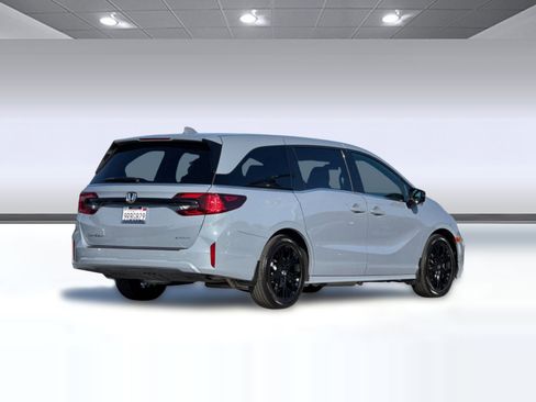 Certified 2025 Honda Odyssey Sport-L image 8