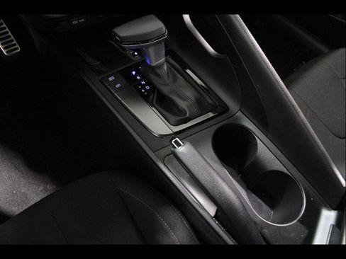 Certified 2025 Hyundai Elantra Sport FWD image 14