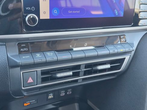 Used 2025 Toyota Camry LE image 28