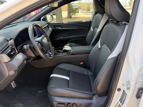 Used 2026 Toyota Camry SE FWD image 23