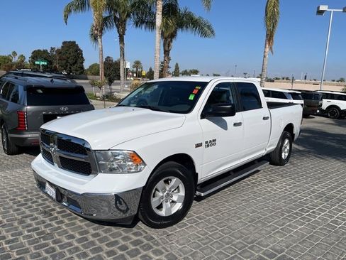 Used 2017 RAM 1500 Classic SLT image 4