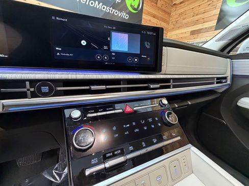 Used 2025 Hyundai Santa Fe Calligraphy image 11